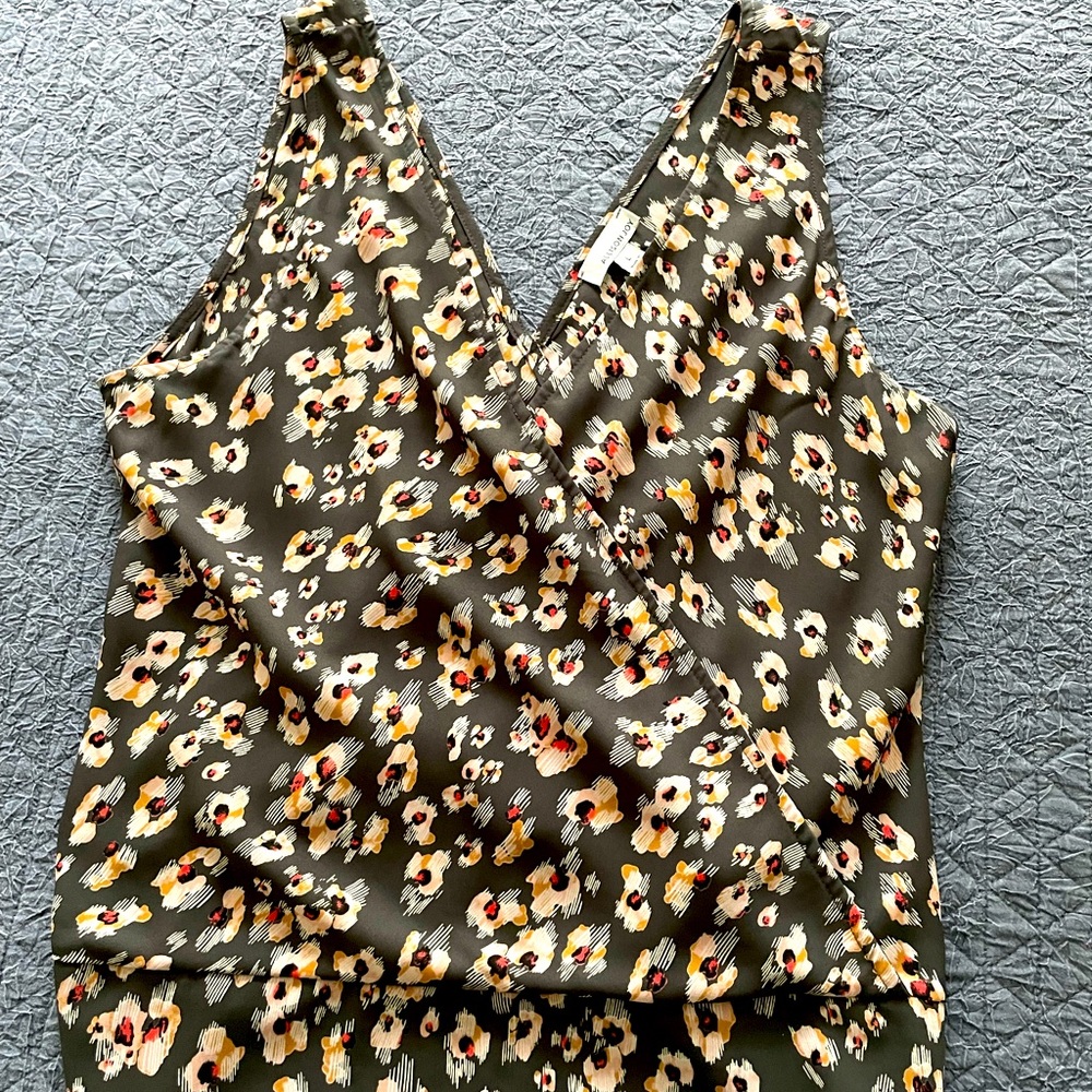 Evereve - Allison Joy faux wrap tank from Evereve - size L